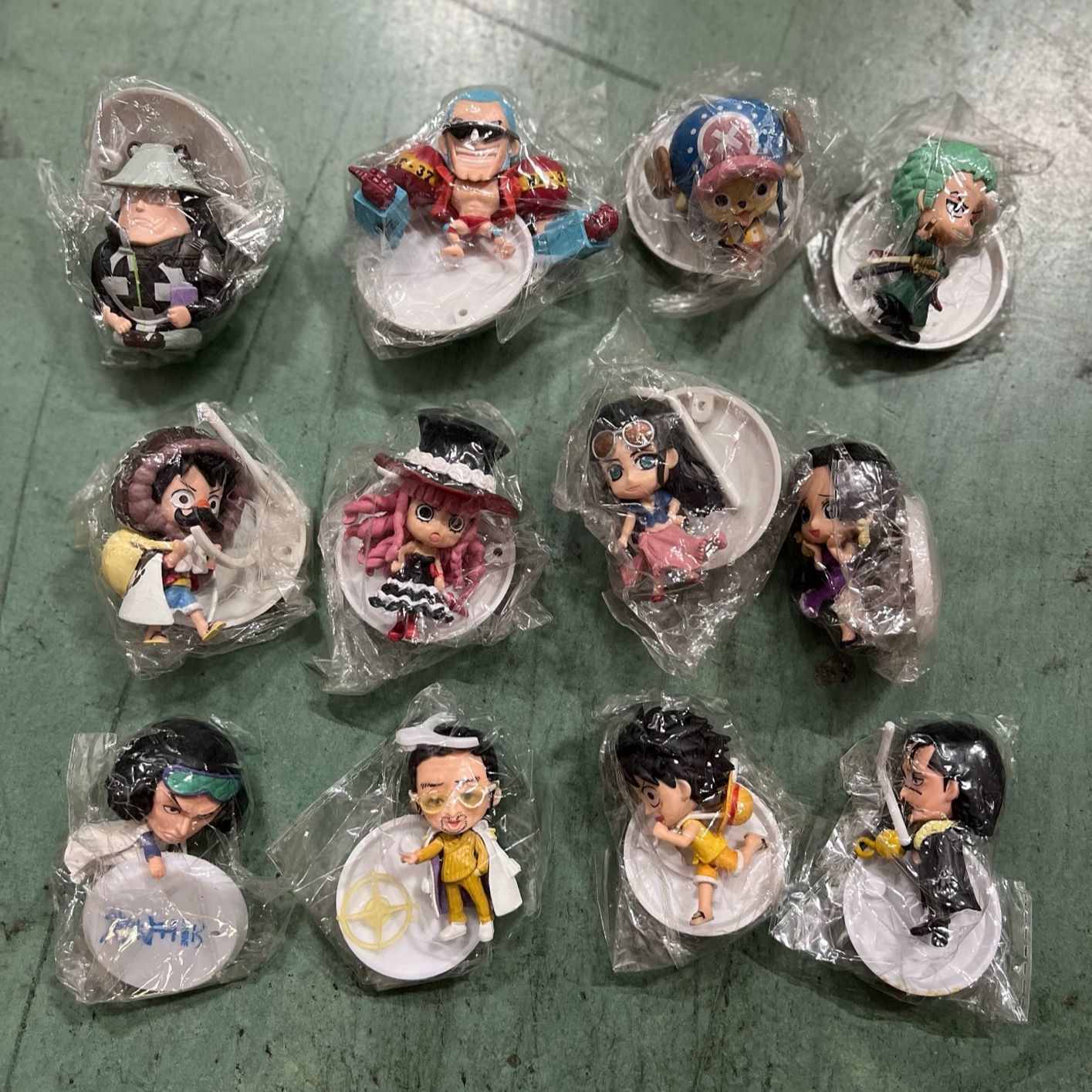 One Piece chibi Luffy, White S - Anime One Piece Merchandise 评论和价格